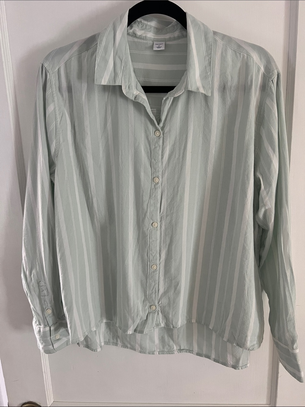 Old Navy Mint Green & White Striped Button-Down Shirt Sz M